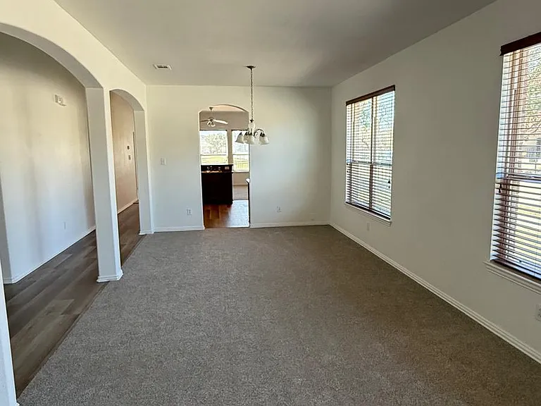 300 Bentson Dr — Photo 4