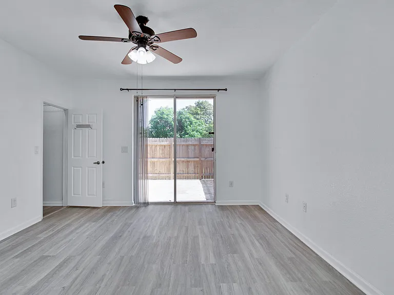 5603 Polk St #A — Photo 12