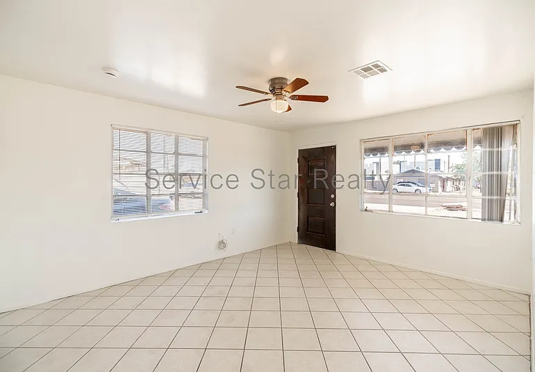 1926 E Osborn Rd #1 — Photo 5