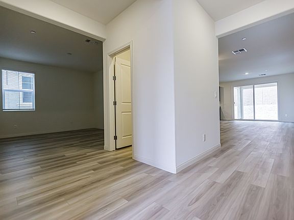 5th image of 2815 Agueda Pl