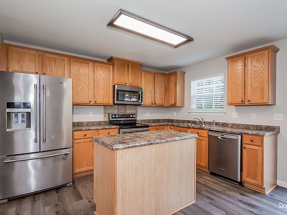 3rd image of 2901 Heather Ridge Rd