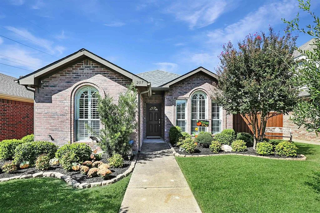 207 Piccadilly Cir photo 1