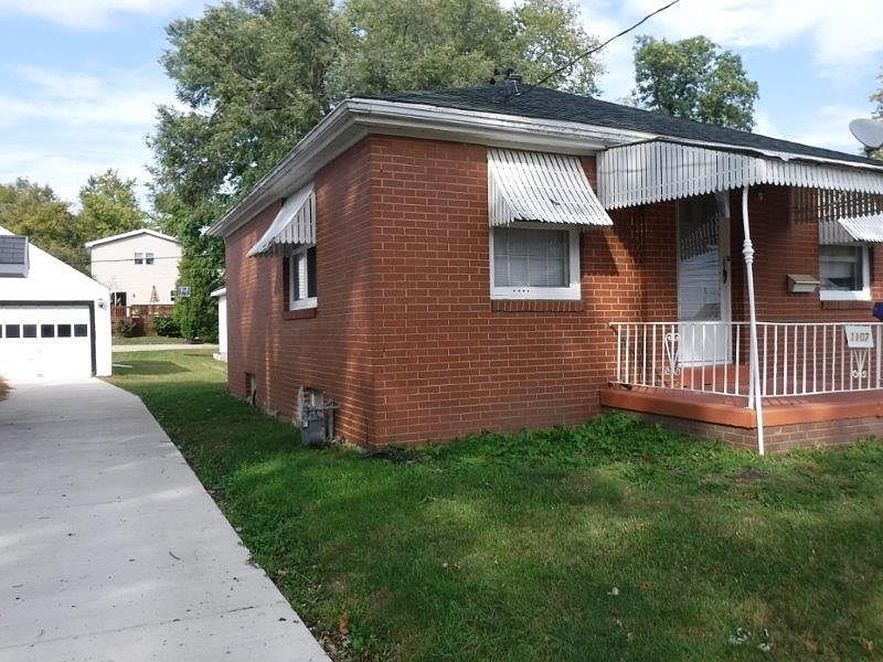 2nd image of 1107 E Hazard Ave