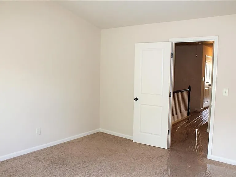 Riverdance Dr NW — Photo 11