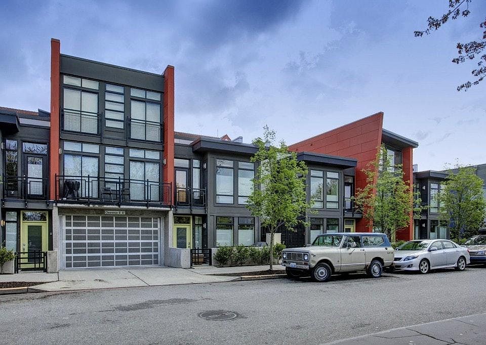 2 garage parking spaces