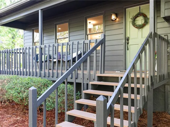 5788 Stonehaven Dr NW, Kennesaw, GA 30152