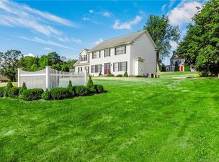 3 Dexter Rd, Windsor Locks, CT 06096