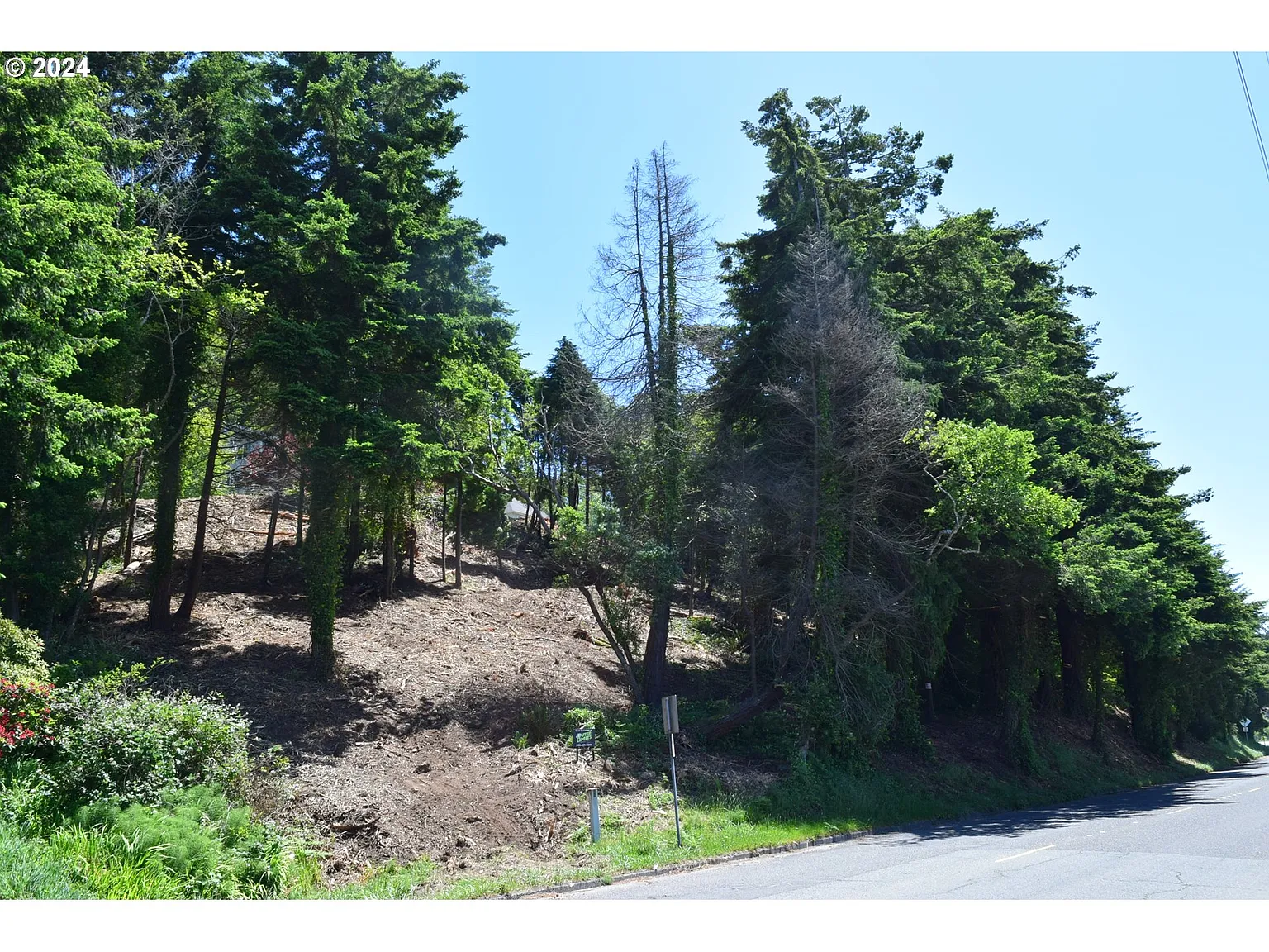 2270 Hamilton St photo 1