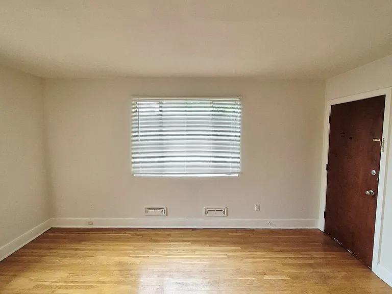 3230 W Grace St #3 — Photo 8
