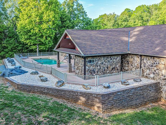 144th image of 167 Tailwater Rd