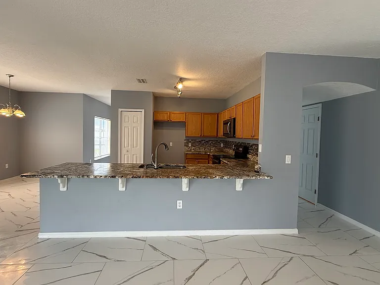 554 Bristol Cir — Photo 17