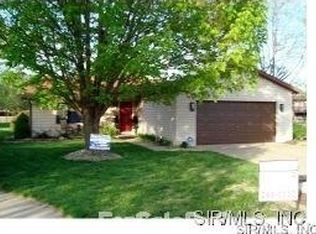 529 Bluestem Ct, Troy, IL