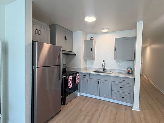 3rd image of 522 25th Ave