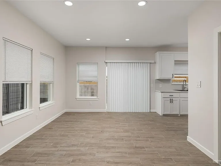 1626 W B St — Photo 3