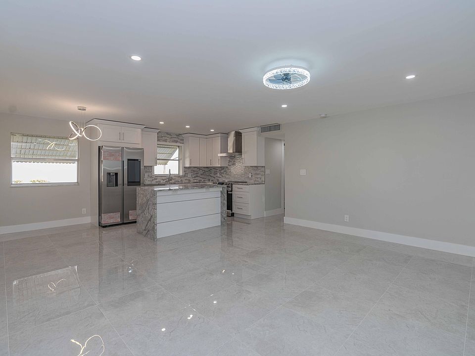 2nd image of 549 Brittany Ave E #549-L