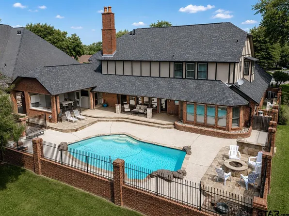 6500 Hollytree Cir, Tyler, TX 75703