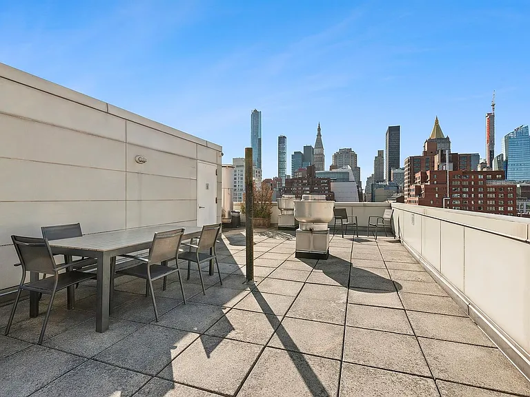 242 E 25th St #9A — Photo 10