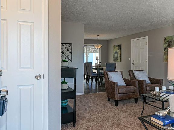3rd image of 460 Briar Ct SE