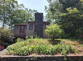 15 Manomet Beach Blvd, Plymouth, MA 02360