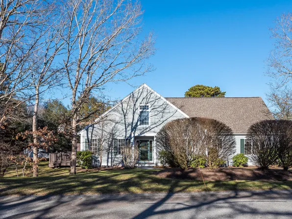 4 Mayfair Court, Mashpee, MA 02649