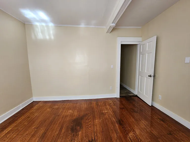 371 Norton St #11 — Photo 8