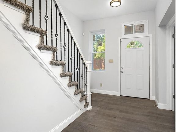 3rd image of 5977 Page Blvd
