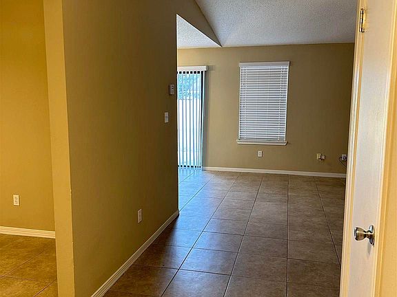 5th image of 578 Seapine Cir