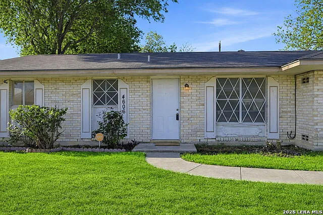 4606 Hollyspring Dr — Photo 3