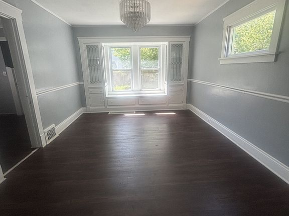 4th image of 3372 W 90th St