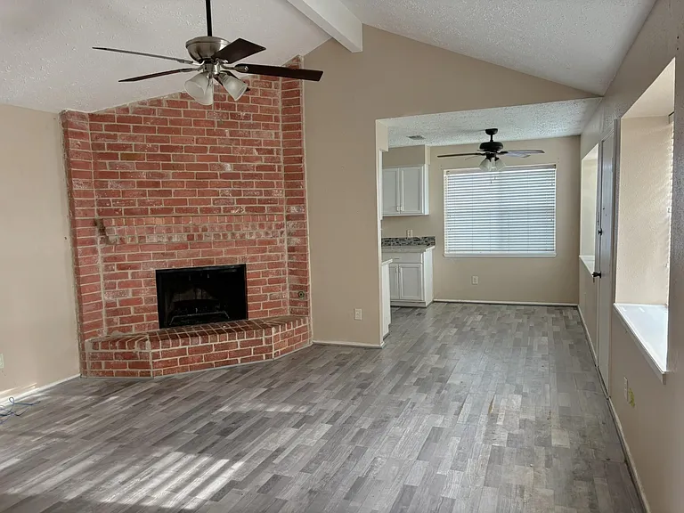 17323 Camberwell Green Ln — Photo 5