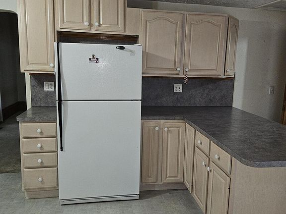 3rd image of 502 S Cochran Ave