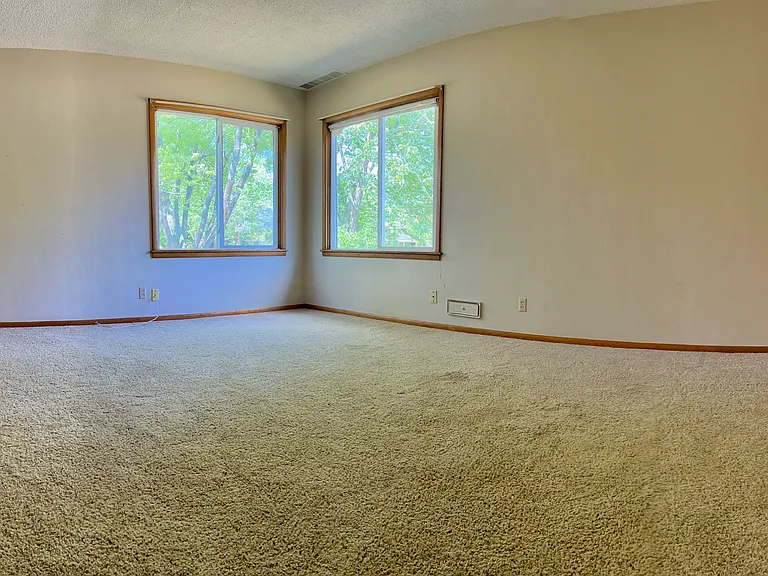 613 Watkins St — Photo 5