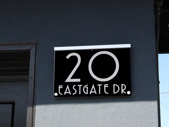 4th image of 20 Eastgate Dr