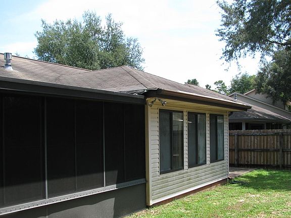 2nd image of 103 Poplar Pl
