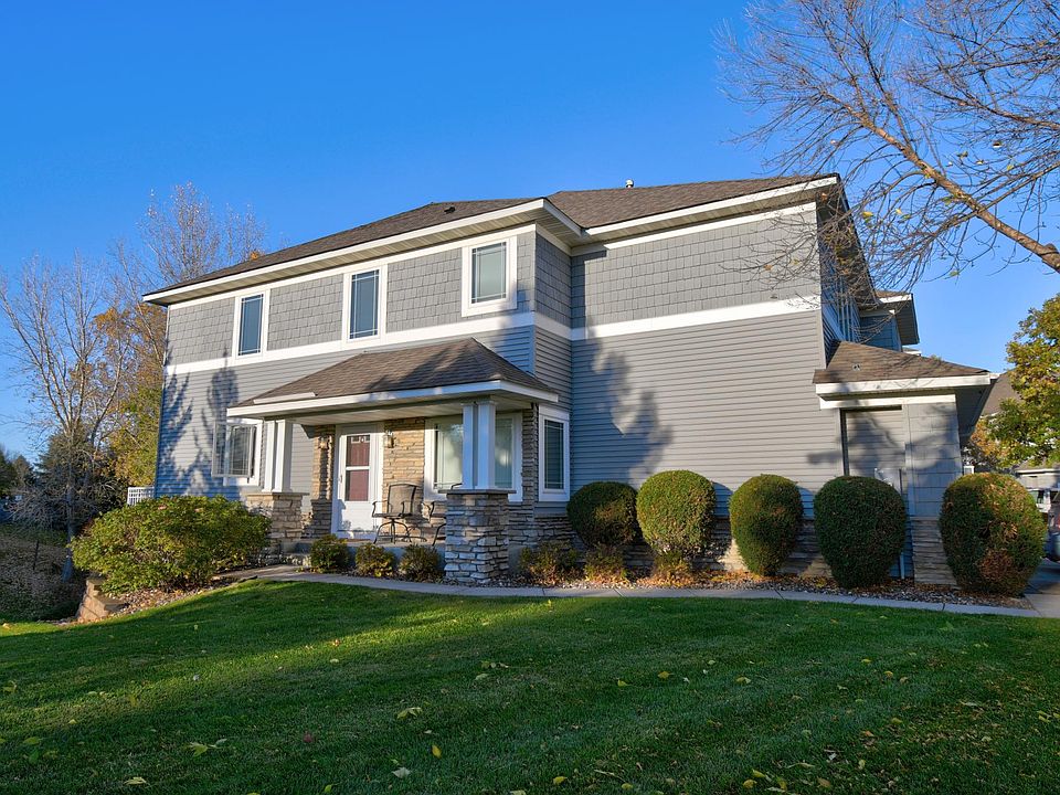 Welcome to this 4BR-4Ba, End-Unit TH.