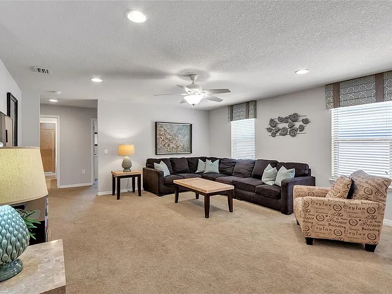 8916 Rhodes St — Photo 10