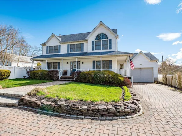5 Florida Road, Rocky Point, NY 11778