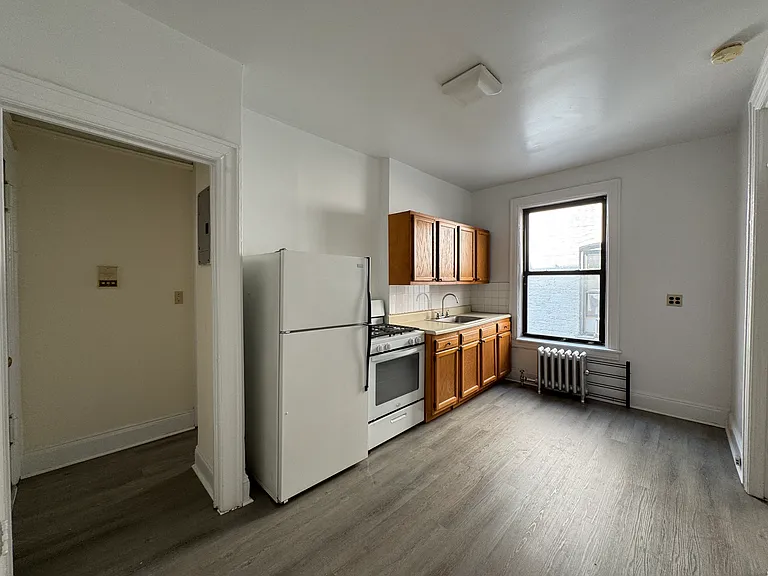 3141 34th St #2B — Photo 2