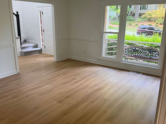 5th image of 6 Spring Oak Ct