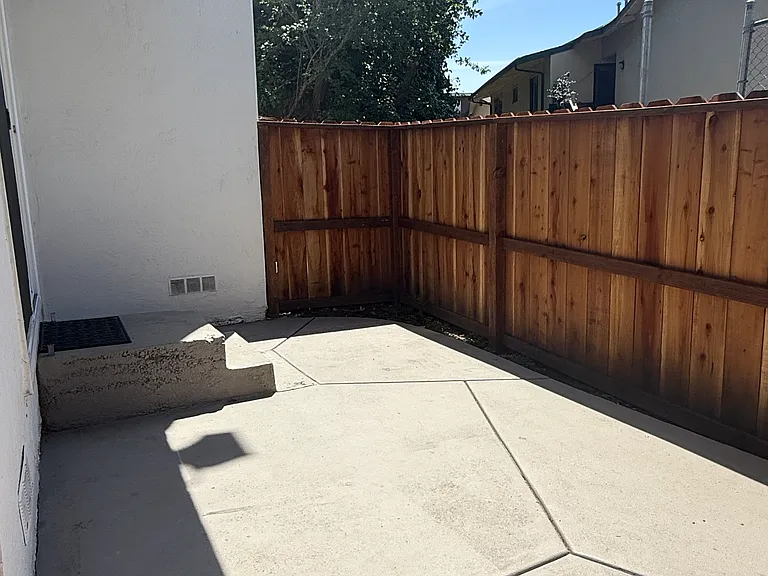 Hayward Heights — Photo 18