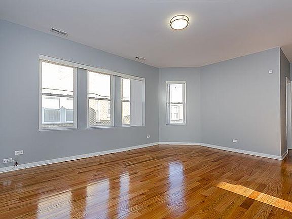 5th image of 7646 S Essex Ave #3