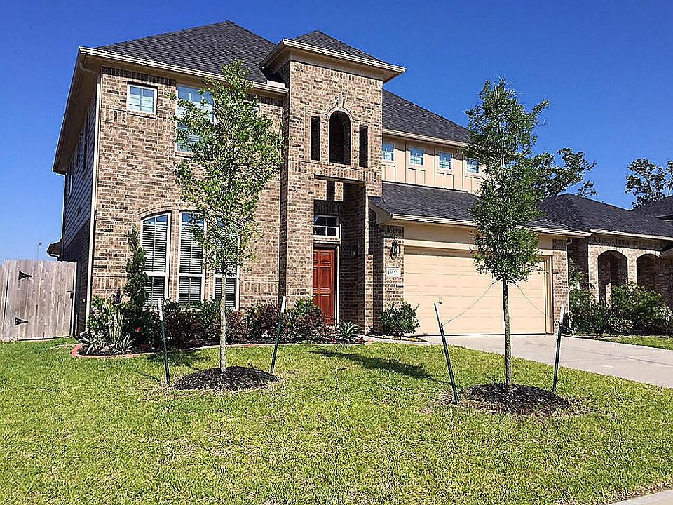 1st image of 15622 Whispering Green Dr