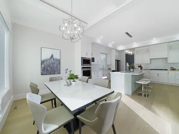 6923 205th St, Langley, BC V2Y 1R2