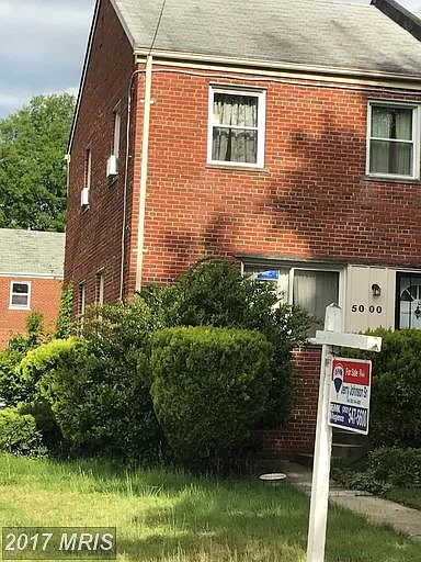 5000 12th St NE photo 1
