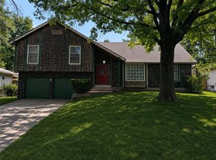 1104 SW 19th St, Blue Springs, MO 64015