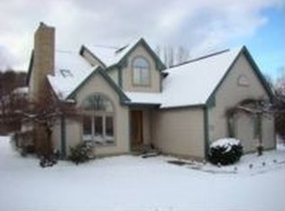 245 Cumberland Dr, Seven Fields, PA 16046
