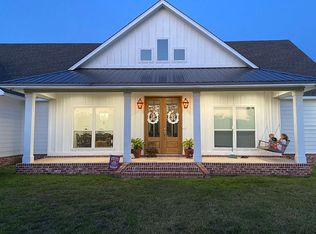 19932 State Line Rd, Moss Point, MS 39562