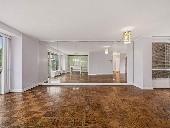 2nd image of 400 O St SW APT 402