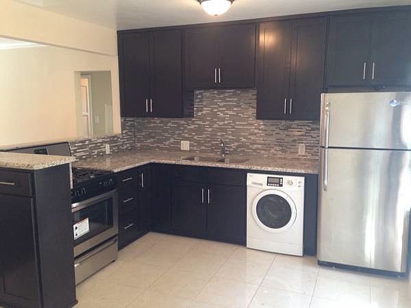 1st image of 1009 S Orange Dr