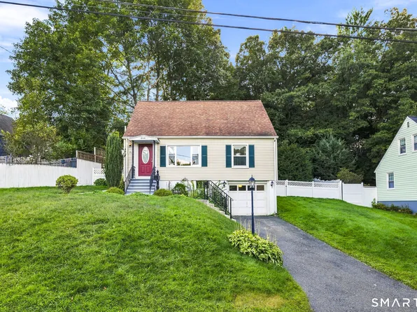 15 Ashland Avenue, Waterbury, CT 06708